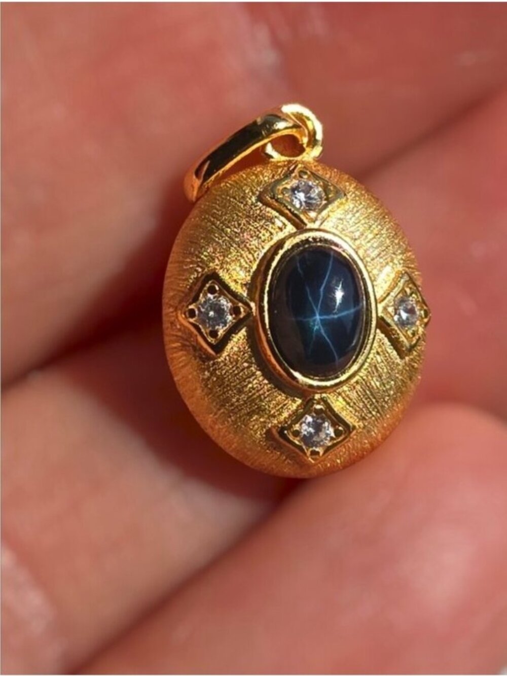 925 Sterling Silver 14K Gold Plated Pendant 1.4x1.7mm with Natural Star Sapphire